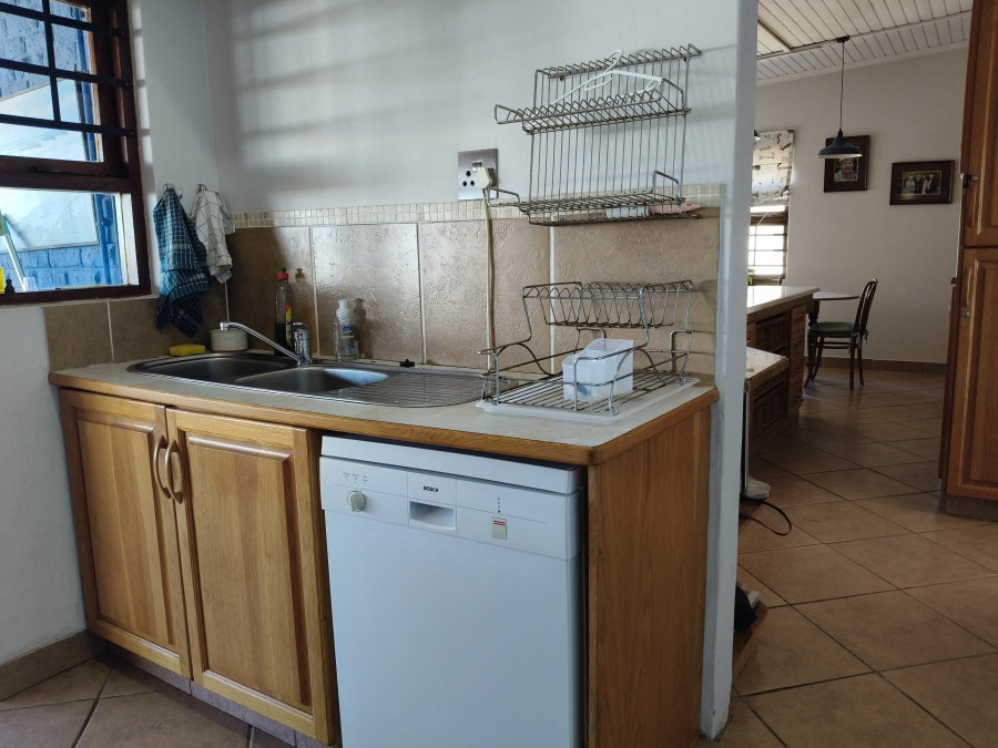 4 Bedroom Property for Sale in Wavecrest Eastern Cape